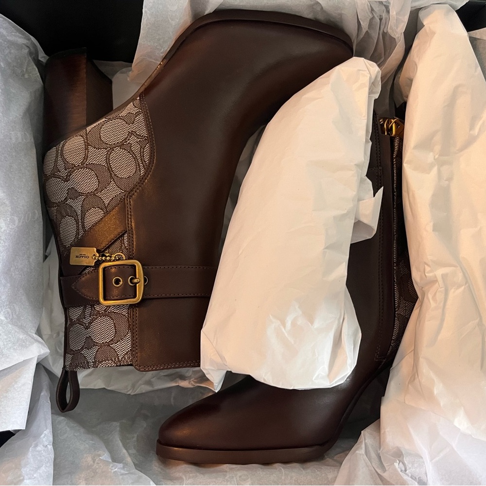 New Coach Olivia Boots Signature Brown Jacquard